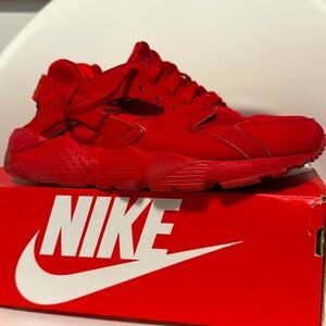 Nike Air Huaraches Triple Red October Kids 6.5